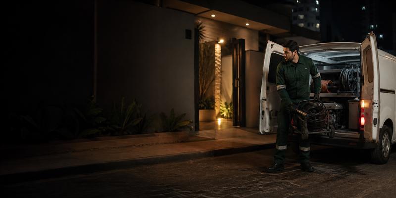 Equipe de plantão chegando para atendimento noturno